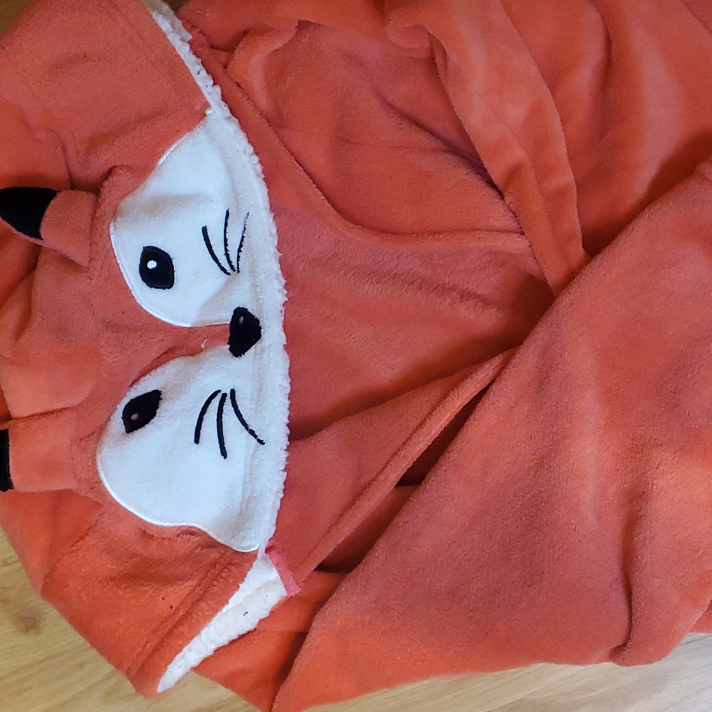 Fox Robe - Picture 2 of 2